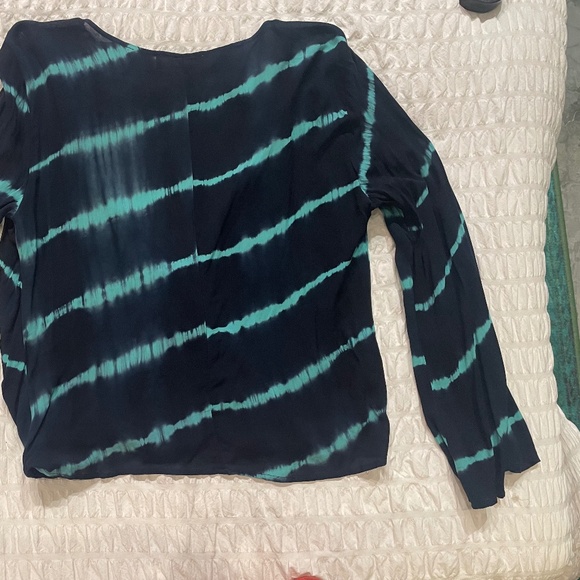 🌟 Lovestitch Tie-Dye Surplice Blouse – Size L – Boho Chic Long Sleeve - Picture 6 of 6